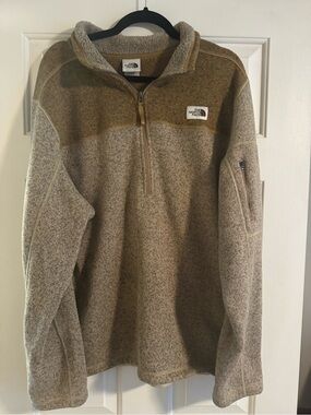 Men’s Northface Quarterzip